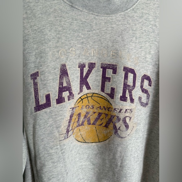 ABERCROMBIE Oversized LA Lakers Soft Fleece Crewneck Sweatshirt - Picture 2 of 4